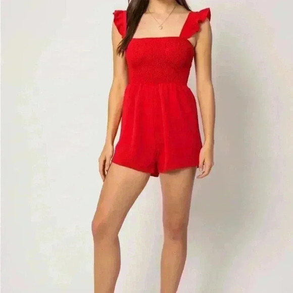 Red Ruffle Shorts Romper, New by Gilli, large - Picture 1 of 8